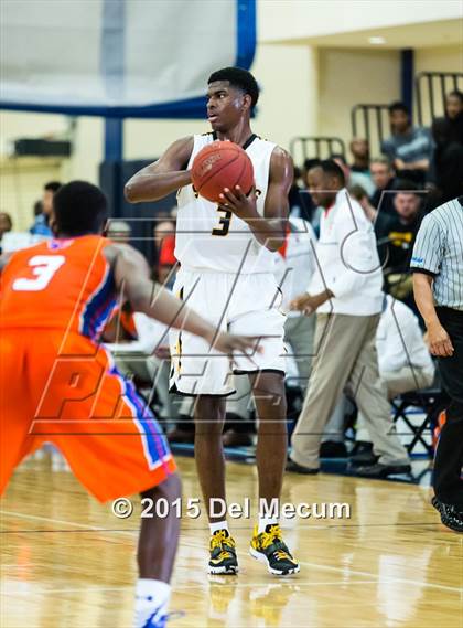 Thumbnail 1 in Bartow vs. Lakewood photogallery.