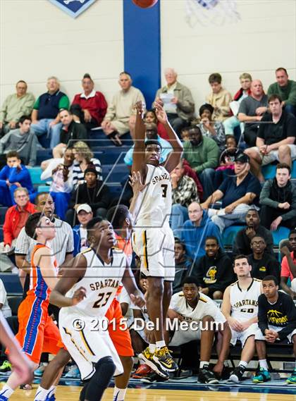 Thumbnail 1 in Bartow vs. Lakewood photogallery.