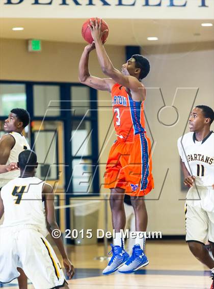 Thumbnail 1 in Bartow vs. Lakewood photogallery.