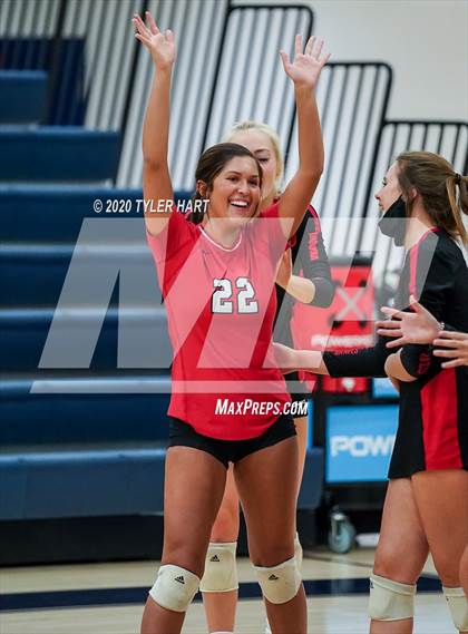 Thumbnail 2 in Decatur Central vs. Terre Haute South Vigo (IHSAA 4A Sectional) photogallery.