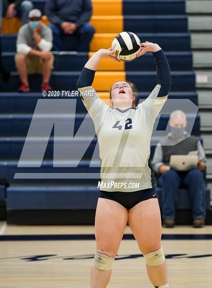 Thumbnail 1 in Decatur Central vs. Terre Haute South Vigo (IHSAA 4A Sectional) photogallery.