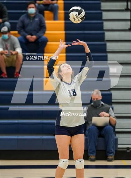 Thumbnail 2 in Decatur Central vs. Terre Haute South Vigo (IHSAA 4A Sectional) photogallery.