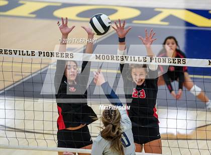Thumbnail 3 in Decatur Central vs. Terre Haute South Vigo (IHSAA 4A Sectional) photogallery.