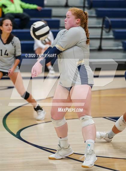 Thumbnail 1 in Decatur Central vs. Terre Haute South Vigo (IHSAA 4A Sectional) photogallery.