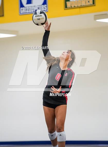 Thumbnail 1 in Decatur Central vs. Terre Haute South Vigo (IHSAA 4A Sectional) photogallery.