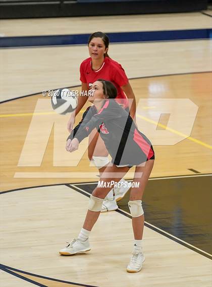 Thumbnail 1 in Decatur Central vs. Terre Haute South Vigo (IHSAA 4A Sectional) photogallery.