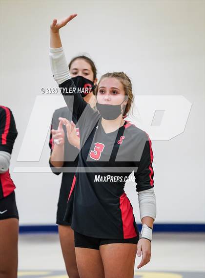 Thumbnail 3 in Decatur Central vs. Terre Haute South Vigo (IHSAA 4A Sectional) photogallery.