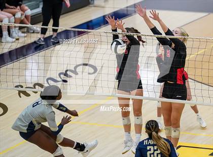 Thumbnail 1 in Decatur Central vs. Terre Haute South Vigo (IHSAA 4A Sectional) photogallery.