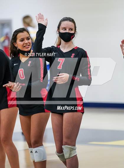 Thumbnail 1 in Decatur Central vs. Terre Haute South Vigo (IHSAA 4A Sectional) photogallery.