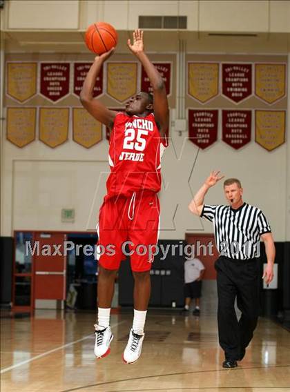 Thumbnail 2 in Etiwanda vs. Rancho Verde (Oaks Christian Tournament) photogallery.
