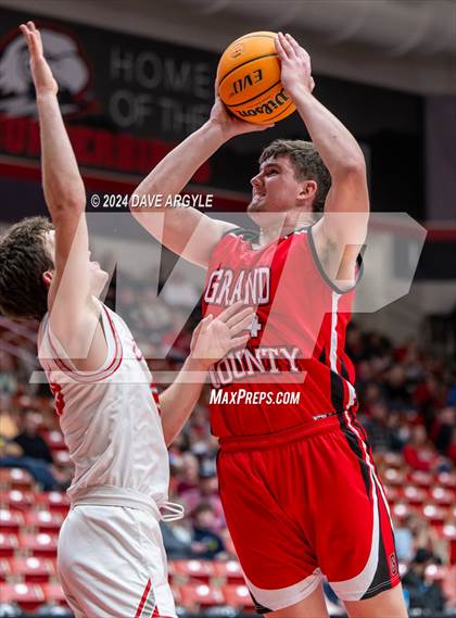 Thumbnail 1 in Grand County vs. Kanab (UHSAA 2A Quarterfinal) photogallery.