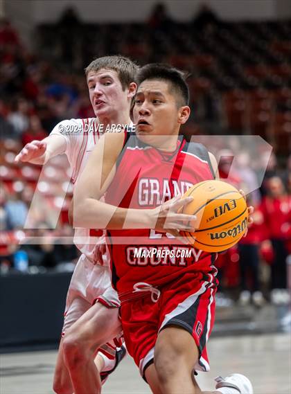 Thumbnail 3 in Grand County vs. Kanab (UHSAA 2A Quarterfinal) photogallery.