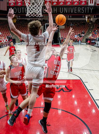 Thumbnail 3 in Grand County vs. Kanab (UHSAA 2A Quarterfinal) photogallery.