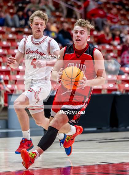 Thumbnail 3 in Grand County vs. Kanab (UHSAA 2A Quarterfinal) photogallery.