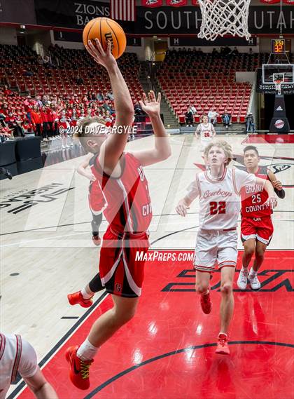 Thumbnail 2 in Grand County vs. Kanab (UHSAA 2A Quarterfinal) photogallery.