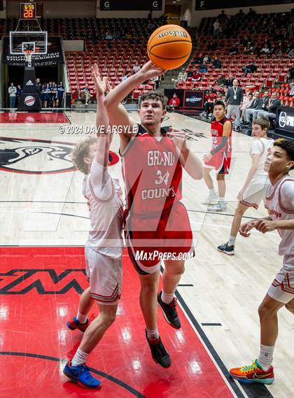 Thumbnail 2 in Grand County vs. Kanab (UHSAA 2A Quarterfinal) photogallery.