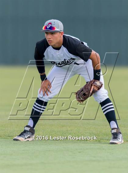 Thumbnail 2 in Center Point vs Kaufer (UIL 2A Area Playoffs) photogallery.