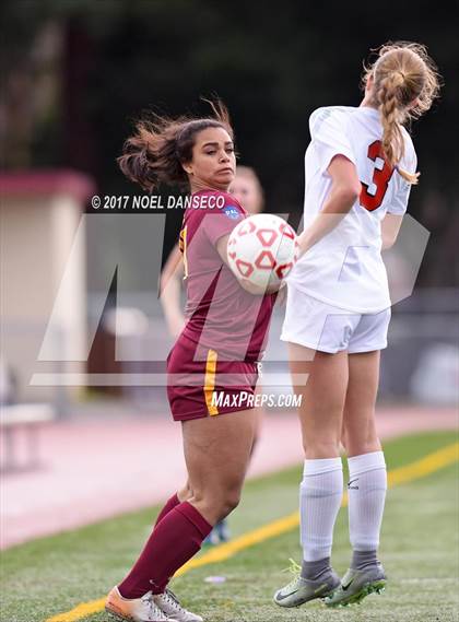 Thumbnail 3 in Burlingame Vs. Menlo-Atherton photogallery.