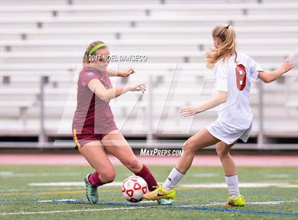 Thumbnail 2 in Burlingame Vs. Menlo-Atherton photogallery.