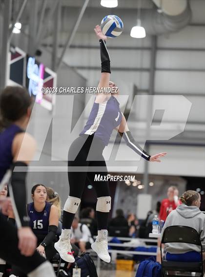 Thumbnail 1 in Port Neches-Groves vs. Franklin (Legends Invitational) photogallery.