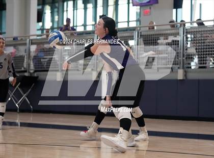 Thumbnail 2 in Port Neches-Groves vs. Franklin (Legends Invitational) photogallery.