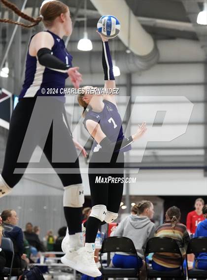 Thumbnail 1 in Port Neches-Groves vs. Franklin (Legends Invitational) photogallery.