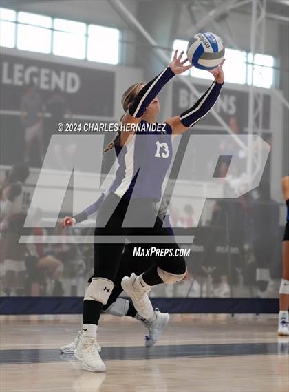 Thumbnail 3 in Port Neches-Groves vs. Franklin (Legends Invitational) photogallery.