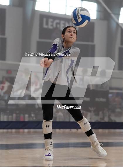 Thumbnail 2 in Port Neches-Groves vs. Franklin (Legends Invitational) photogallery.