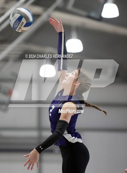 Thumbnail 3 in Port Neches-Groves vs. Franklin (Legends Invitational) photogallery.