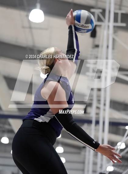 Thumbnail 1 in Port Neches-Groves vs. Franklin (Legends Invitational) photogallery.