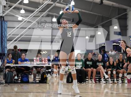 Thumbnail 2 in Port Neches-Groves vs. Franklin (Legends Invitational) photogallery.