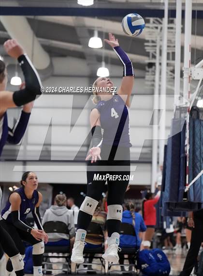Thumbnail 3 in Port Neches-Groves vs. Franklin (Legends Invitational) photogallery.