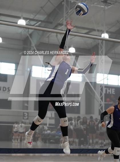 Thumbnail 1 in Port Neches-Groves vs. Franklin (Legends Invitational) photogallery.