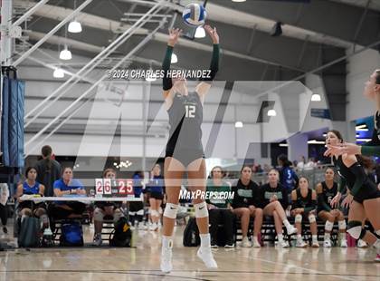 Thumbnail 3 in Port Neches-Groves vs. Franklin (Legends Invitational) photogallery.