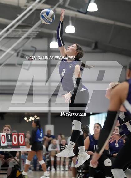 Thumbnail 2 in Port Neches-Groves vs. Franklin (Legends Invitational) photogallery.