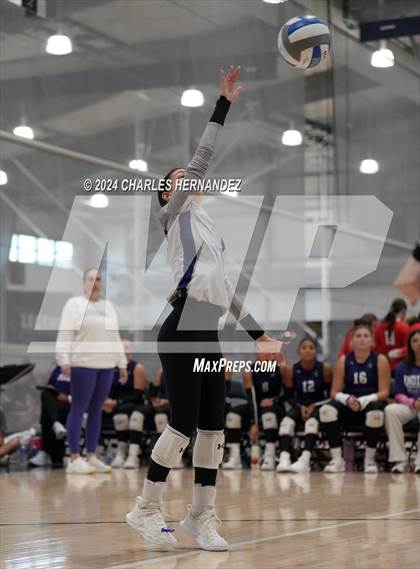 Thumbnail 1 in Port Neches-Groves vs. Franklin (Legends Invitational) photogallery.
