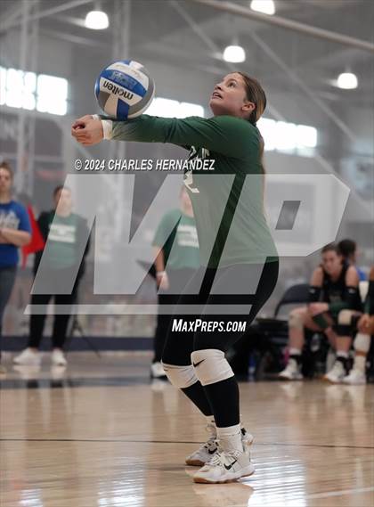 Thumbnail 2 in Port Neches-Groves vs. Franklin (Legends Invitational) photogallery.