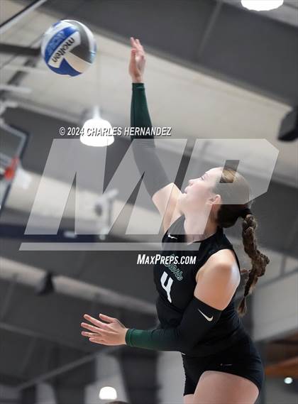 Thumbnail 1 in Port Neches-Groves vs. Franklin (Legends Invitational) photogallery.