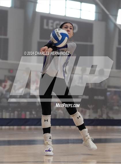 Thumbnail 3 in Port Neches-Groves vs. Franklin (Legends Invitational) photogallery.