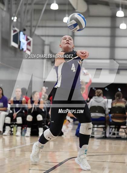 Thumbnail 1 in Port Neches-Groves vs. Franklin (Legends Invitational) photogallery.