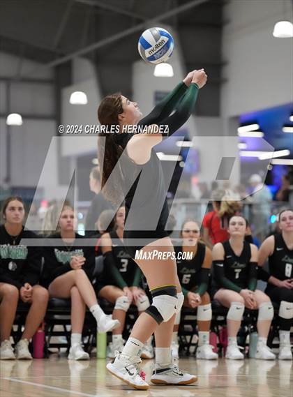 Thumbnail 3 in Port Neches-Groves vs. Franklin (Legends Invitational) photogallery.