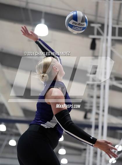 Thumbnail 3 in Port Neches-Groves vs. Franklin (Legends Invitational) photogallery.