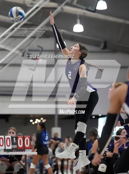 Thumbnail 3 in Port Neches-Groves vs. Franklin (Legends Invitational) photogallery.