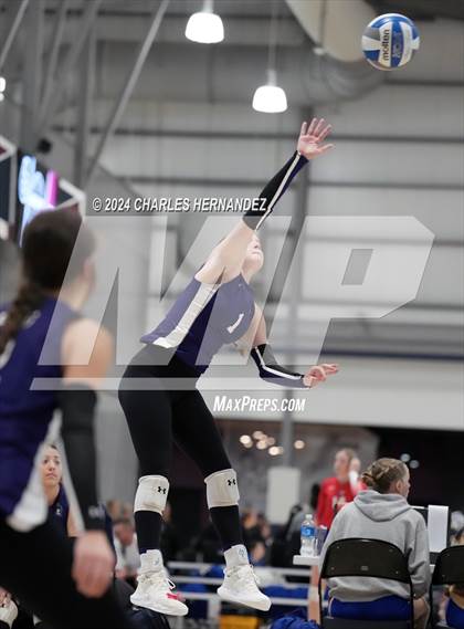 Thumbnail 3 in Port Neches-Groves vs. Franklin (Legends Invitational) photogallery.