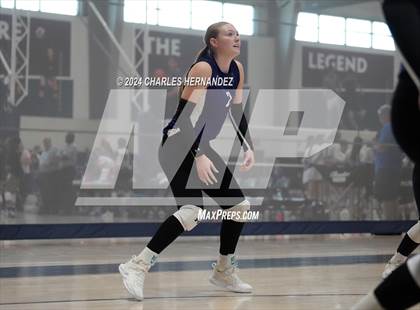 Thumbnail 3 in Port Neches-Groves vs. Franklin (Legends Invitational) photogallery.