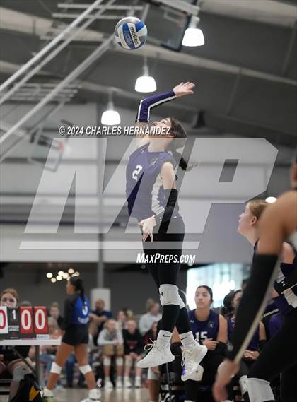 Thumbnail 1 in Port Neches-Groves vs. Franklin (Legends Invitational) photogallery.