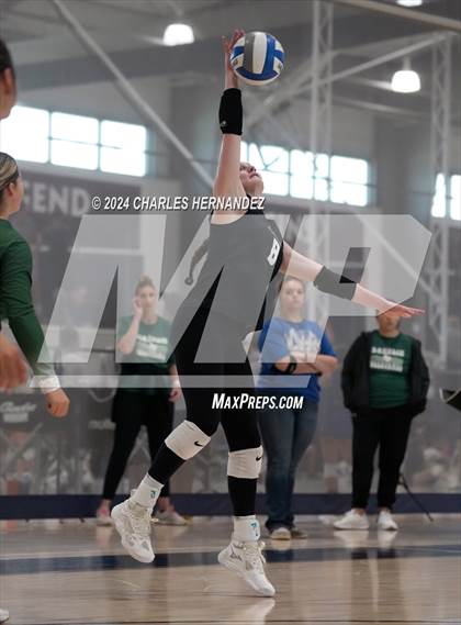 Thumbnail 3 in Port Neches-Groves vs. Franklin (Legends Invitational) photogallery.