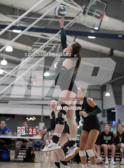 Thumbnail 1 in Port Neches-Groves vs. Franklin (Legends Invitational) photogallery.
