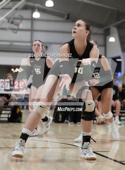 Thumbnail 1 in Port Neches-Groves vs. Franklin (Legends Invitational) photogallery.