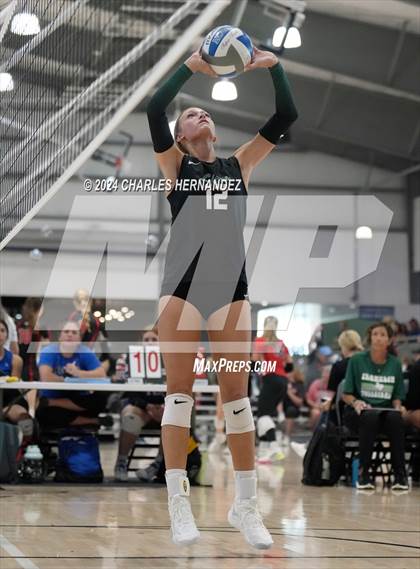 Thumbnail 3 in Port Neches-Groves vs. Franklin (Legends Invitational) photogallery.
